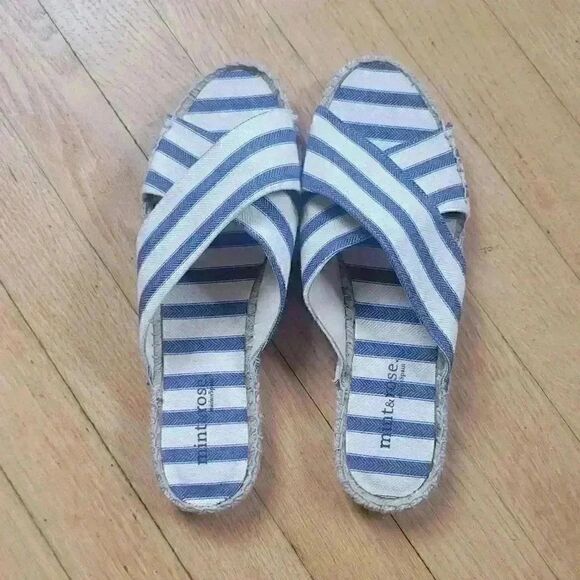 Mint & Rose Blue Striped Espadrille Slip On Sandals Size 39 / 8 - Picture 1 of 4